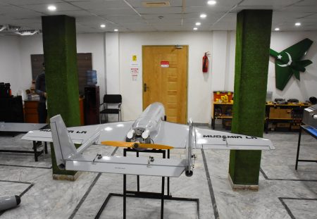 Russische Schulen erhalten Simulatoren, Drohnen und Waffenattrappen für den Unterricht