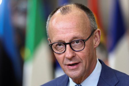 Merz called on Iran to end the attacks. He expects the theocratic regime to fall.