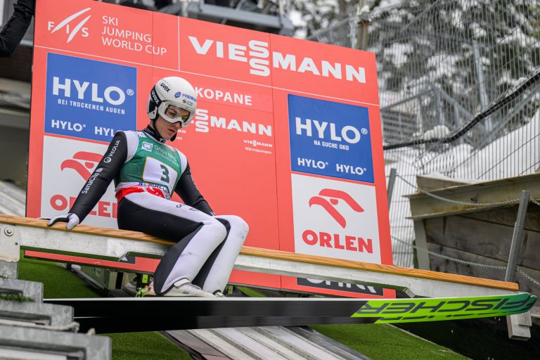 Senzácia v Zakopanom. Kapustík po prvýkrát bodoval, keď zdolal aj lídra SP