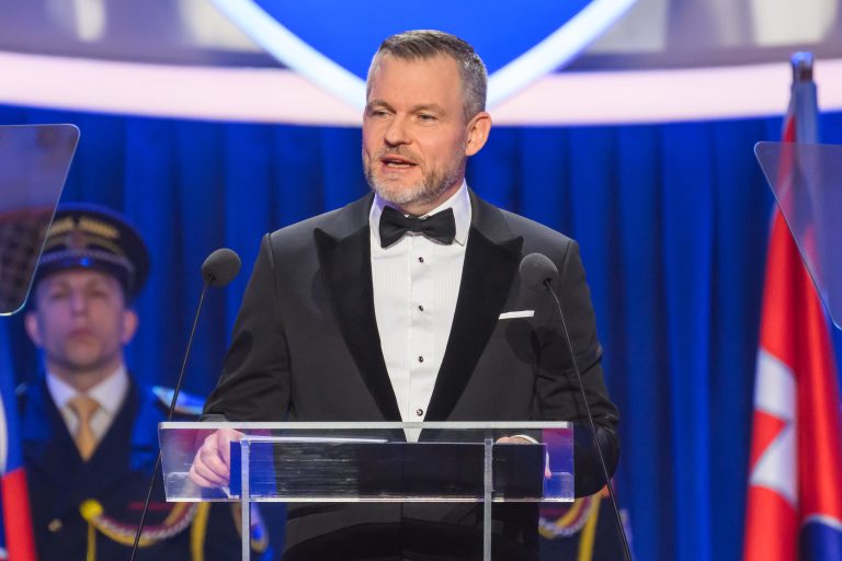 Prezident Pellegrini udelil štátne vyznamenania