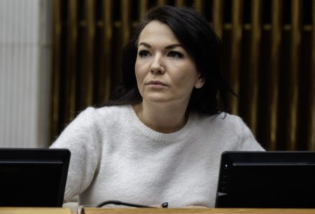 PS podáva trestné oznámenie pre kauzu Epstein