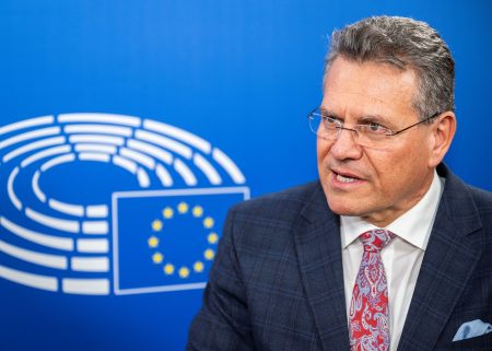 Šefčovič odmieta spojenie s Epsteinom: Nikdy sme neboli v kontakte