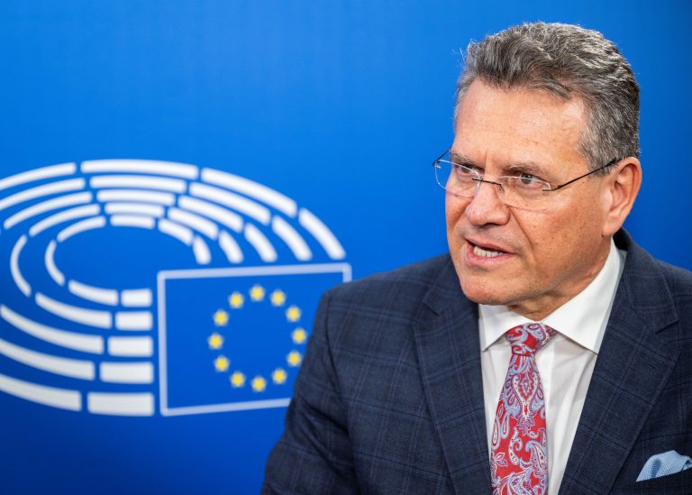 Šefčovič odmieta spojenie s Epsteinom: Nikdy sme neboli v kontakte