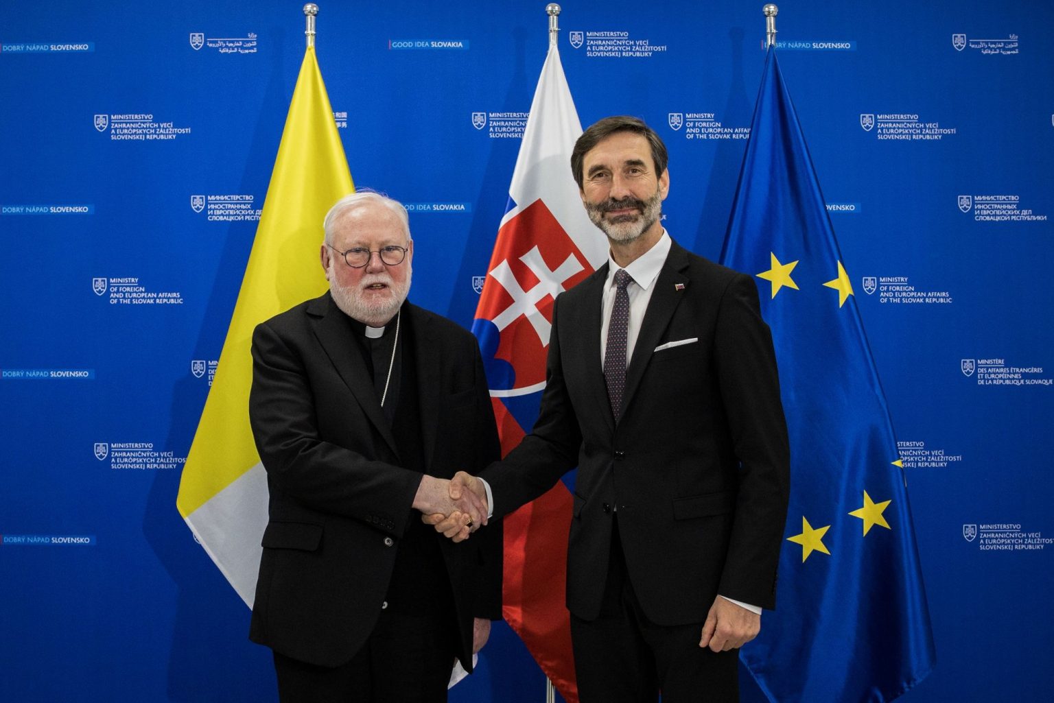 Mons. Paul Richard Gallagher a Juraj Blanár. Foto: Juraj Blanár/Facebook