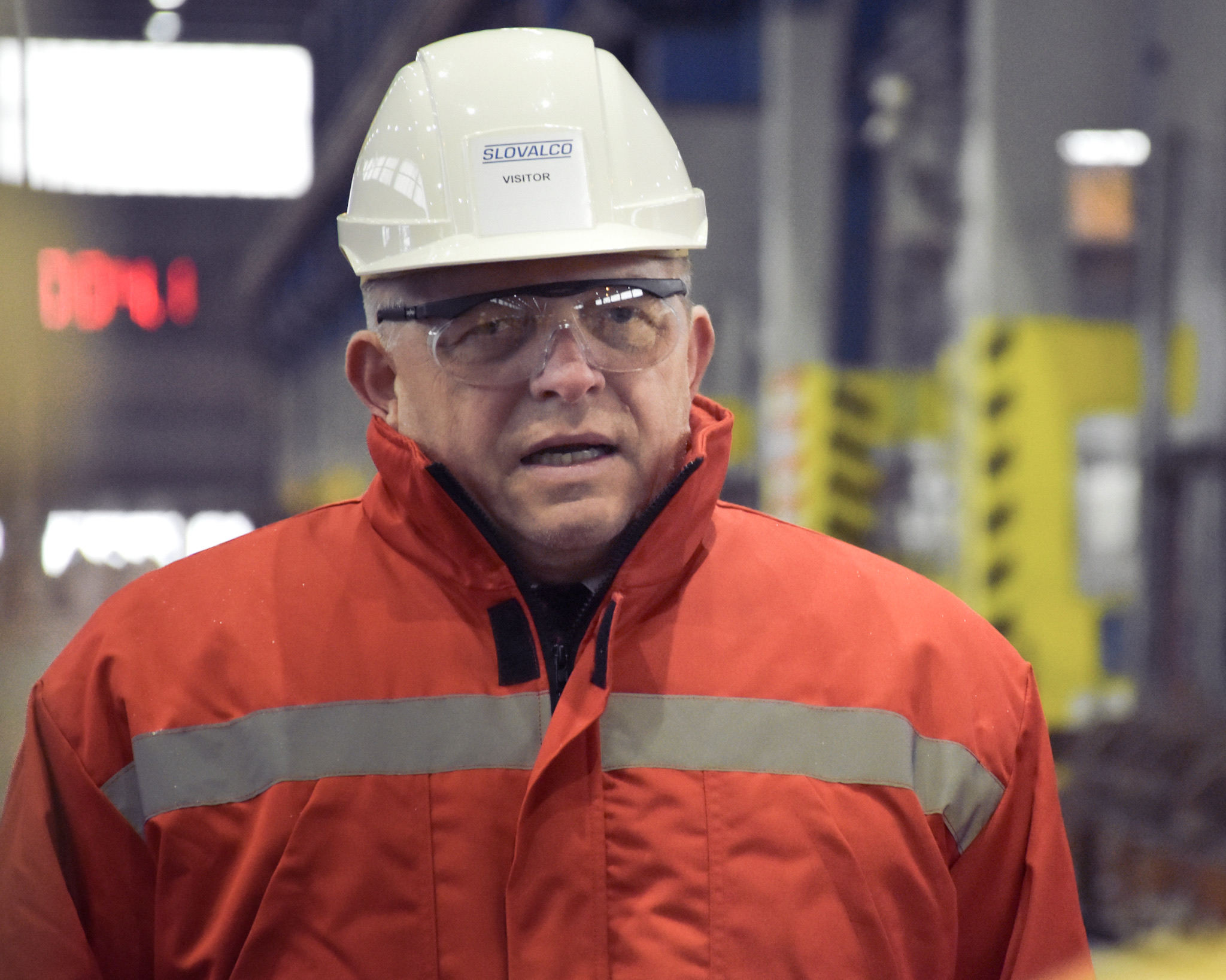 Fico chce oživiť zatvorenú fabriku Slovalco. Kto zaplatí návrat výroby hliníka?