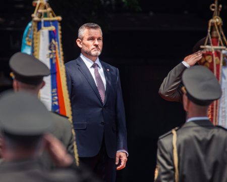 Mal by byť prezident tvrdší na vládu? Hrušovský neodporúča scenár ako za Mečiara