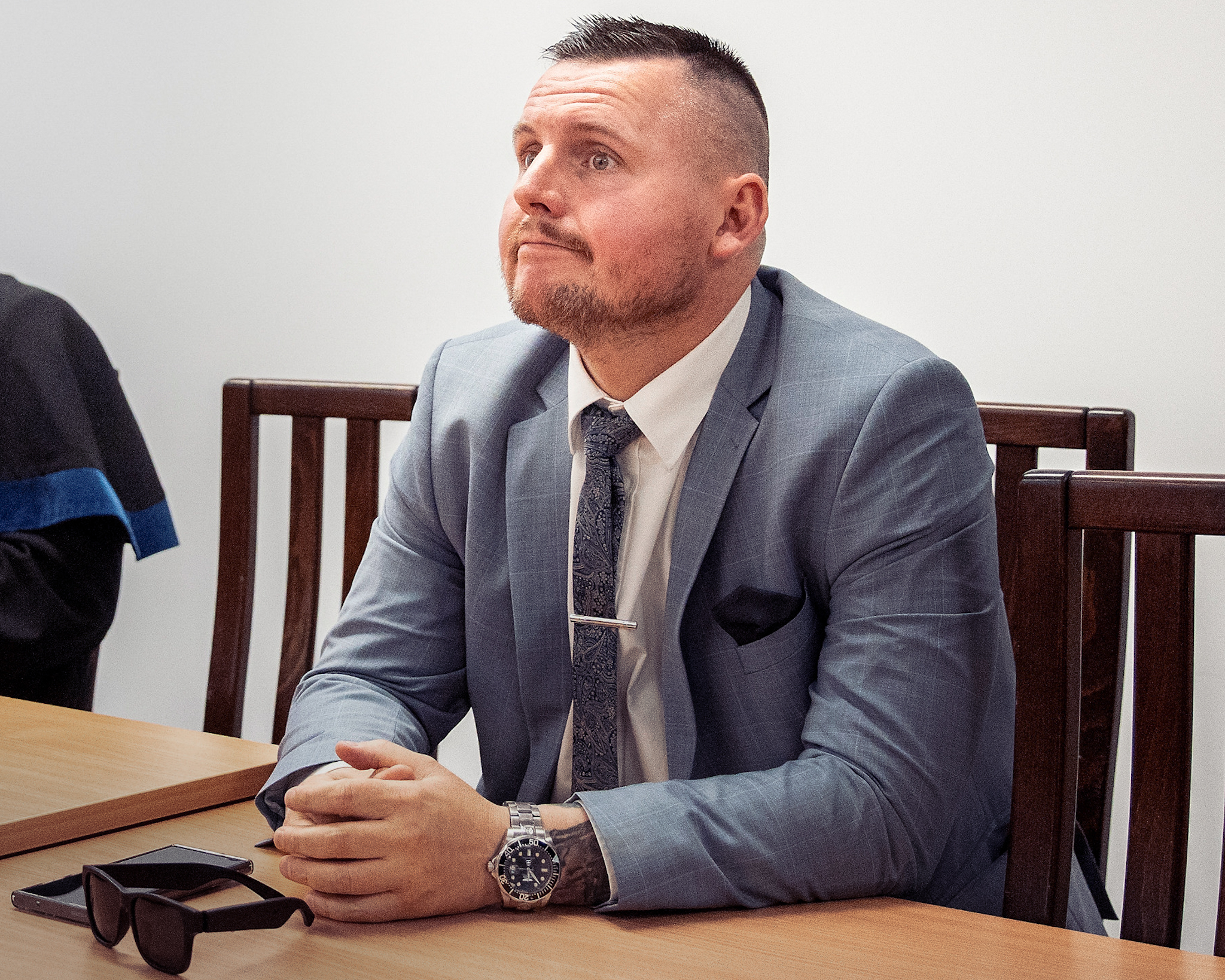 SNS zľahčuje extrémizmus, pomáha Bombicovi a podkopáva Benešove dekréty