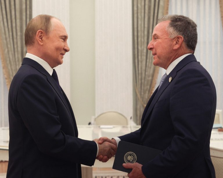 Vladimir Putin and Steve Witkoff. Photo: Kremlin Press Office / Handout/Anadolu via Getty Images