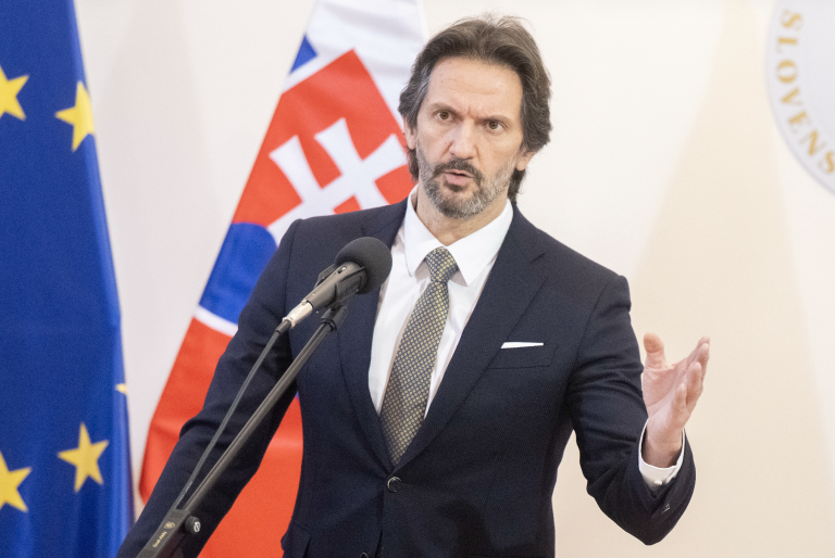 Kaliňák: Armáda EÚ by bola drahá, zárukou bezpečnosti je NATO