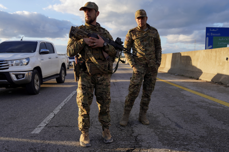 According to a Kurdish commander, the US should intervene more decisively in Syria.