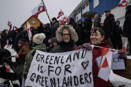 Greenland tariffs weigh on the euro, demand for defensive stocks