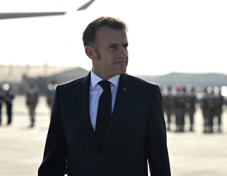 Syrian army takes control of oil fields, Macron calls for peace