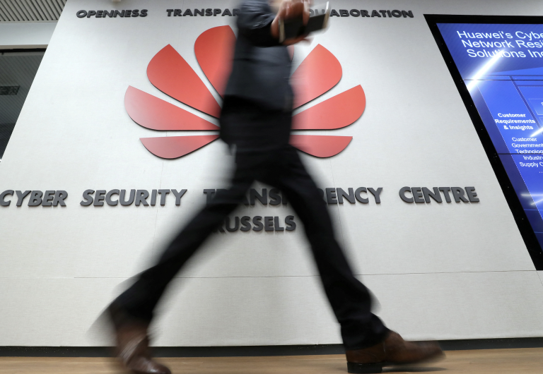 EÚ plánuje vyradiť z kritických sektorov „rizikových“ dodávateľov