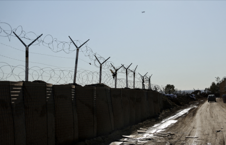 USA verlegen Tausende IS-Häftlinge aus Syrien in den Irak