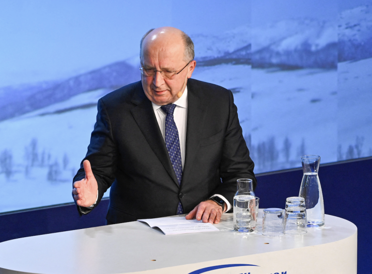 Bezpečné satelitné spojenie EÚ chcú spustiť do troch rokov