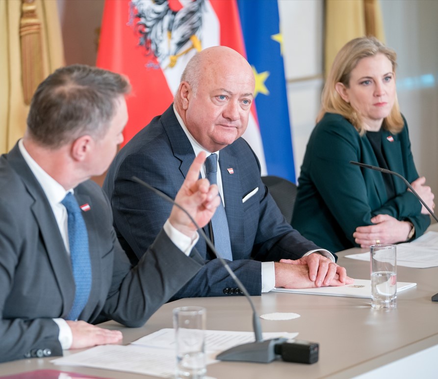 Kritik an Mini-Preisbremse der Koalition: Der Kauf von 156 Kilo Butter erspart 100 Euro