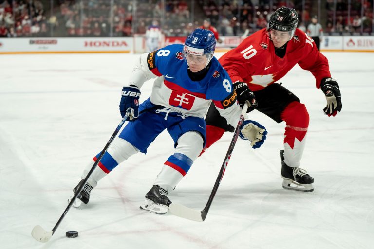 Mladí slovenskí hokejisti vypadli vo štvrťfinále, Kanade podľahli 1:7