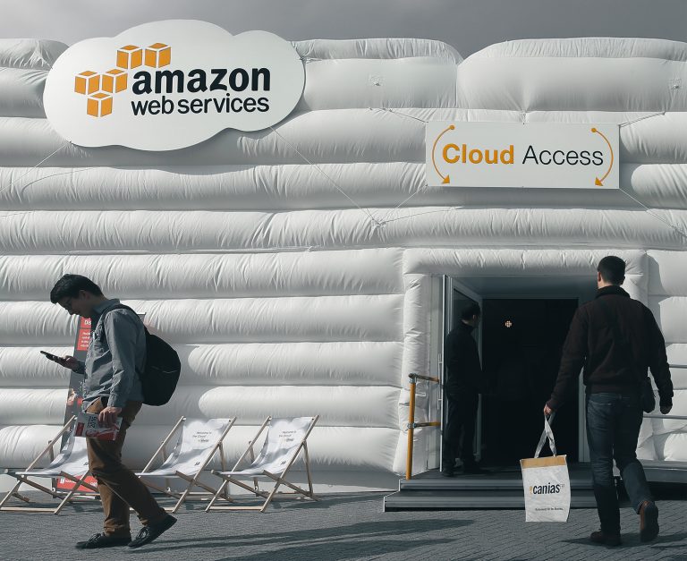 AWS präsentiert seine Cloud auf einer Fachveranstaltung. Foto: Sean Gallup/Getty Images