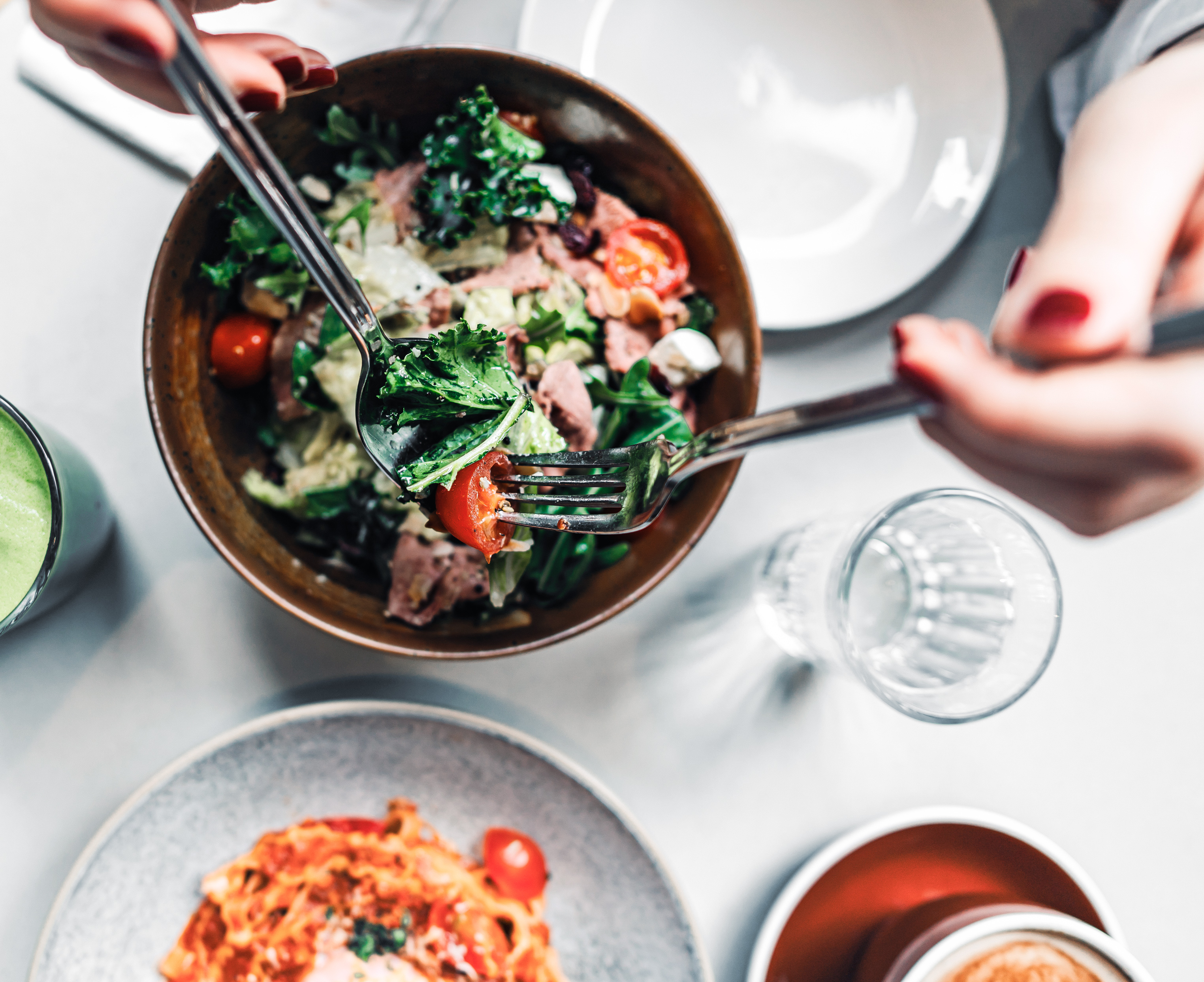 Jasným lídrom inflácie boli vlani na Slovensku služby, najmä vyššie ceny stravovania