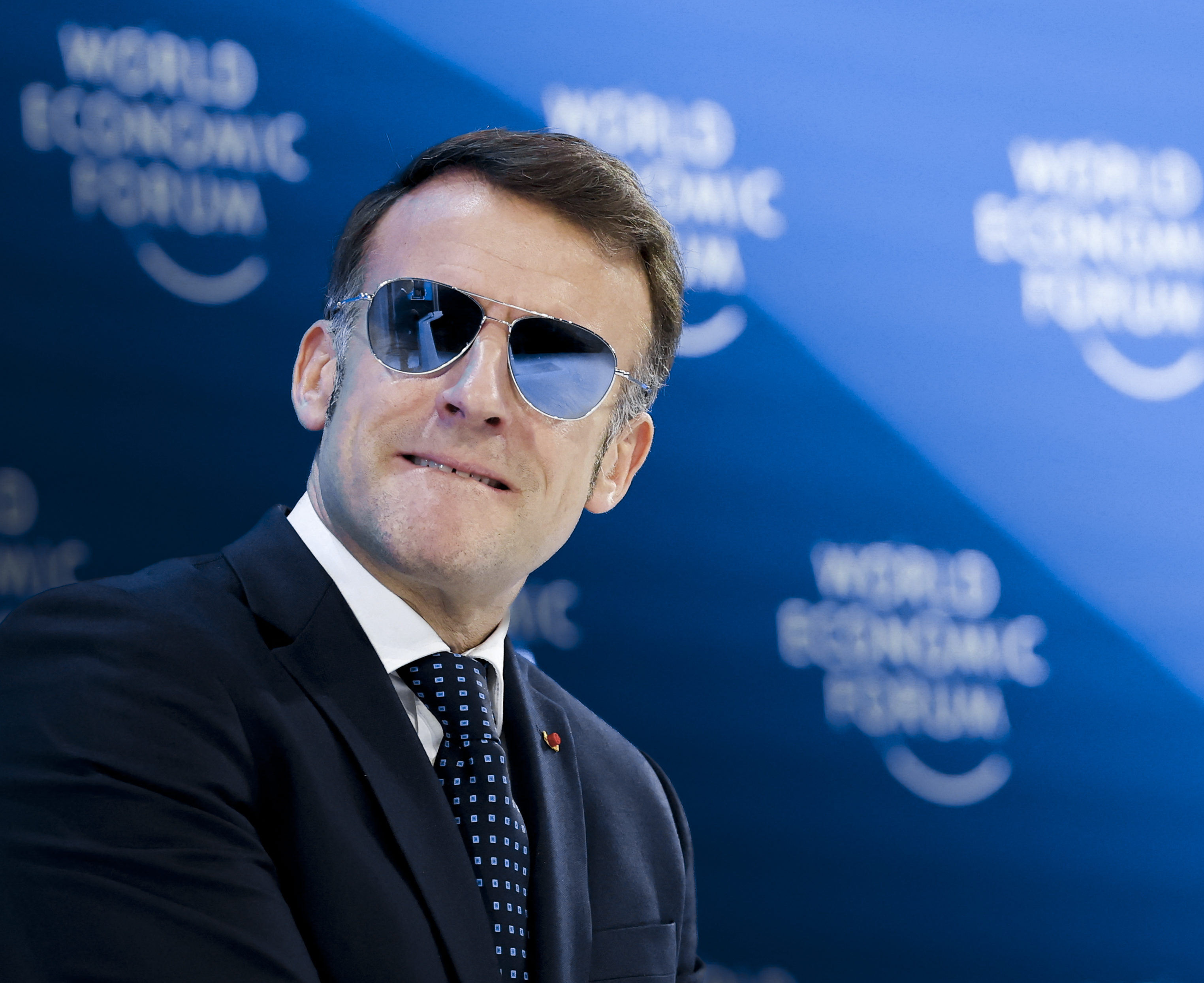 Posúvame sa k svetu bez pravidiel, zdôraznil Macron v Davose