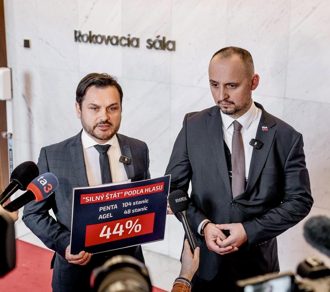 Je to chorobné kapitalistické zmýšľanie, tvrdia záchranári. Nechcú presun pod nemocnice