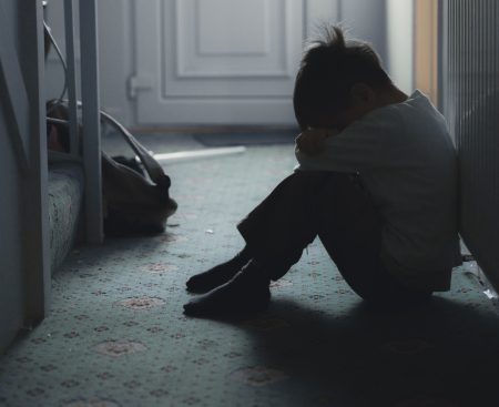 Vymazaní rodičia: majú rozhodnutie súdu, no svoje deti nevidia aj roky