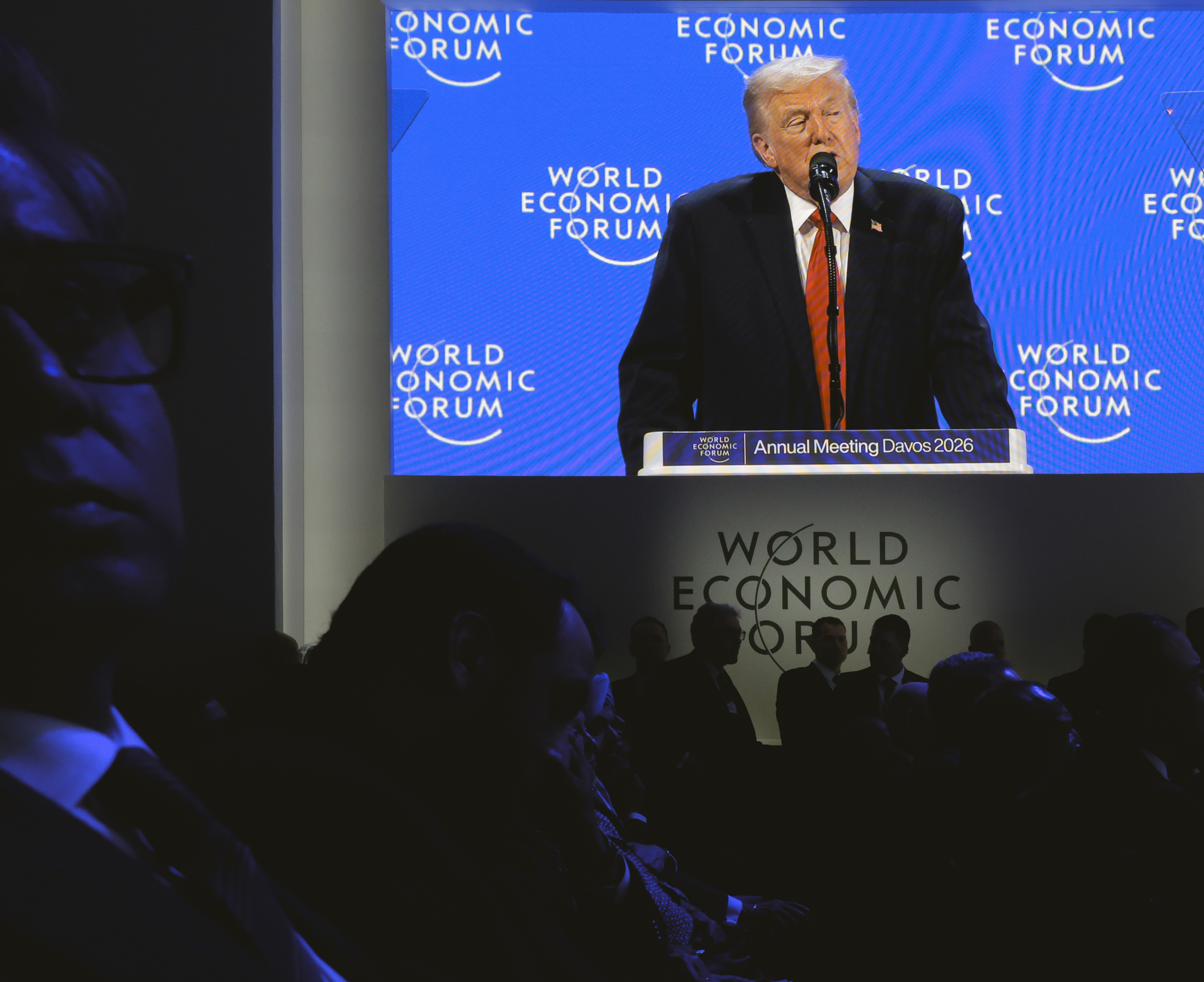 Trump: Voči Grónsku nepoužijem silu. Nebyť nás, hovorilo by sa tu po nemecky, pripomenul v Davose