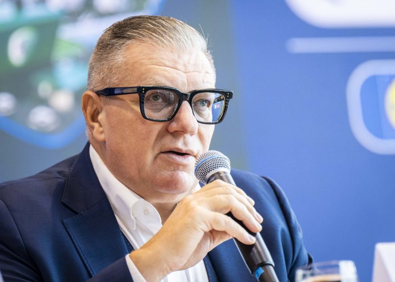 Prezident slovenského futbalu podá na Huliaka trestné oznámenie