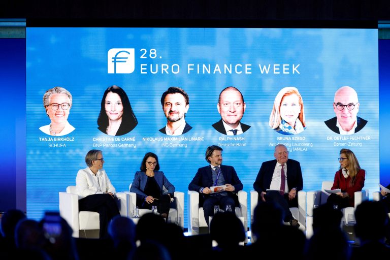 Úrad EÚ proti praniu peňazí má naplno fungovať od roku 2028