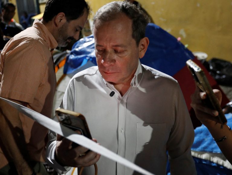 Venezuelan politician Guanipa was released from prison. He was immediately kidnapped.