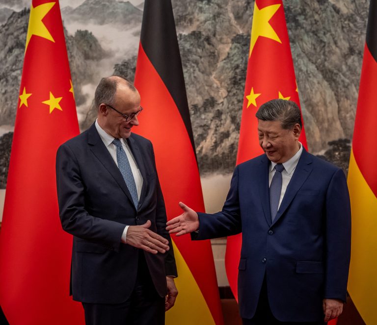Merz v Pekingu: Nemecko chce od Číny férovejšiu spoluprácu
