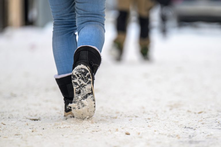 V piatok ráno môže byť na Slovensku päť až pätnásť centimetrov snehu