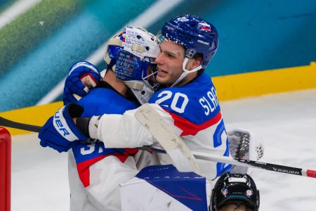 Slováci podľahli Švédom, no postupujú do štvrťfinále ako víťaz skupiny