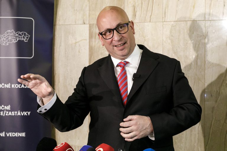 Jozef Ráž počas tlačovej konferencie na tému Hlavná bratislavská stanica v Bratislave 23. februára 2026. Foto: Dano Veselský/TASR