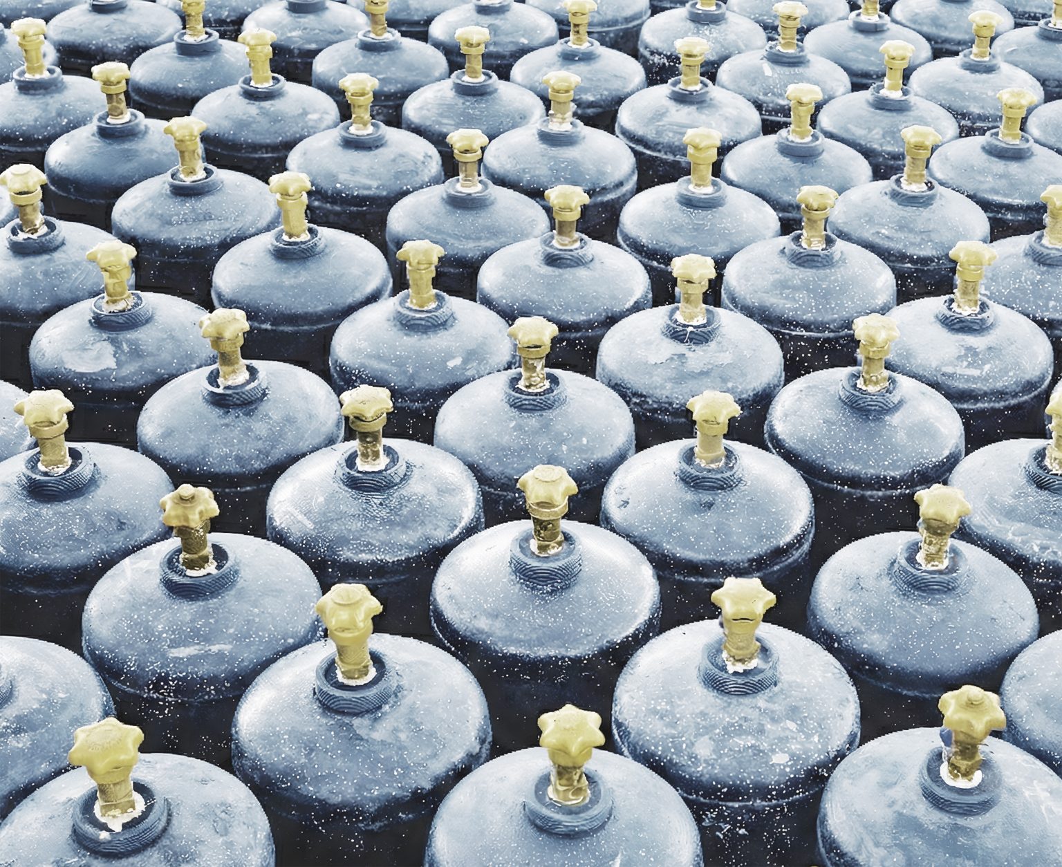 Liquid gas canisters. Photo: Archivio Cameraphoto Epoche/Getty Images
