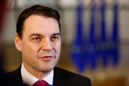 Macinka chce viesť dva rezorty až do konca mandátu prezidenta