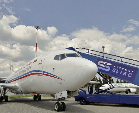 Nebo nad Sliačom nemá patriť len stíhačkám. Štát chce obnoviť aj civilné lety