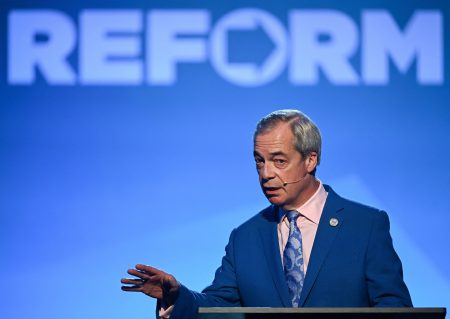Reform UK pledges to deport 600,000 illegal migrants
