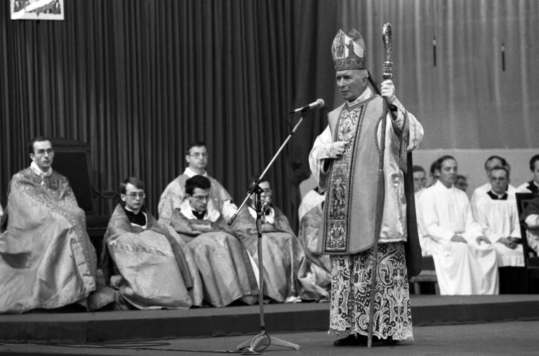 Piusbruderschaft kündigt neue Bischofsweihen an