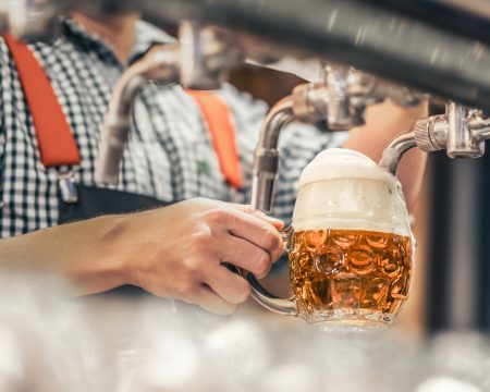 Weniger Krankenhausaufenthalte wegen Alkohol bei jungen Menschen