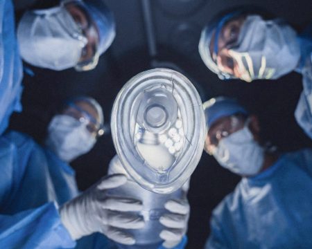 Zobudím sa? Ľudia majú pred narkózou stále rešpekt, vraví anestéziológ