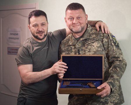 Zalužnyj priznal nezhody so Zelenským. Obviňuje ho z neúspešnej protiofenzívy v roku 2023