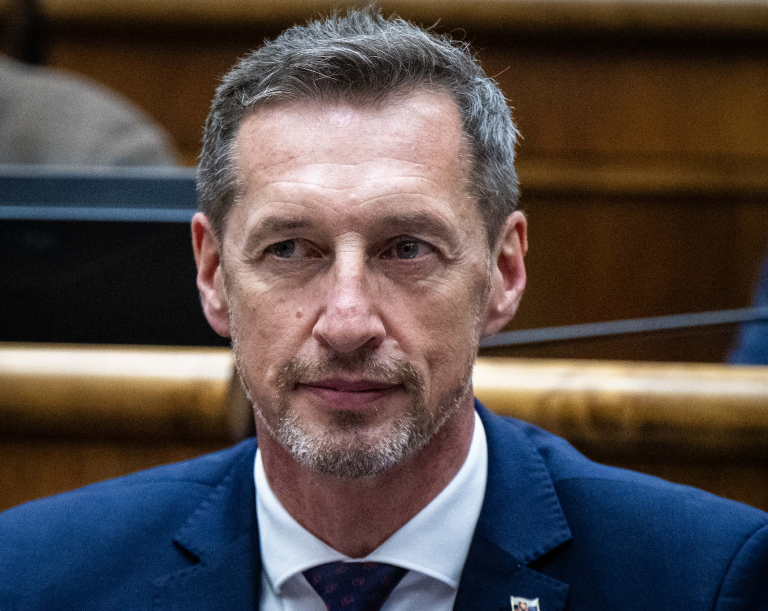 KDH: Vatikánske zmluvy neudeľujú cirkvám výsady