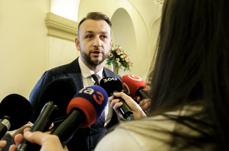 Cestu Šutaja Eštoka na formulu opäť vyšetruje polícia