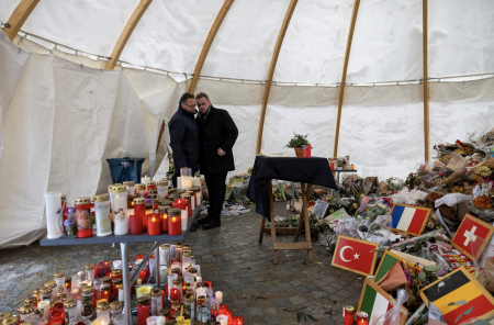Rodiny obetí požiaru v bare namietajú absenciu pitiev