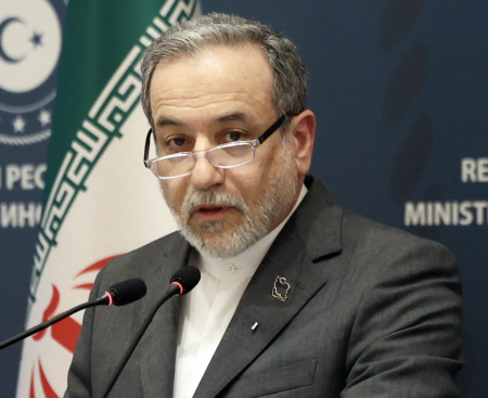 Friday talks between the US and Iran overshadowed by threat of war