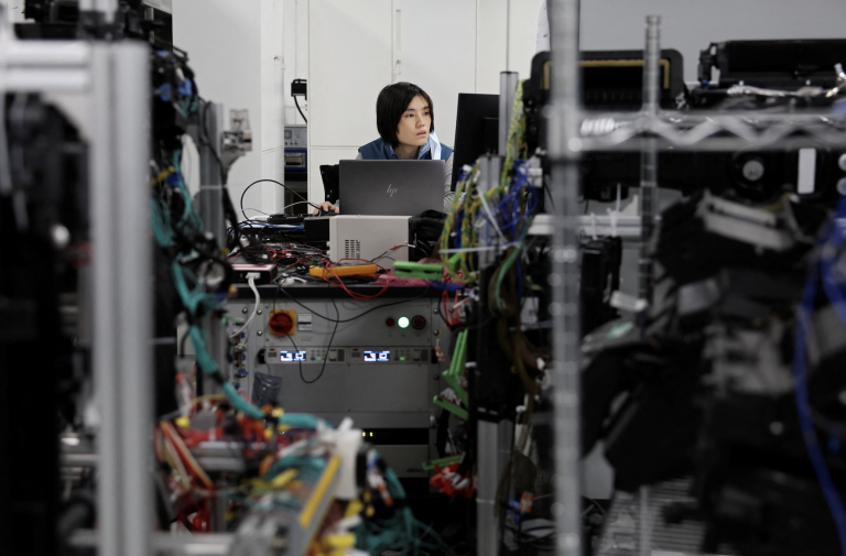 Nová čínska zbraň by mohla zostreliť satelity Starlink