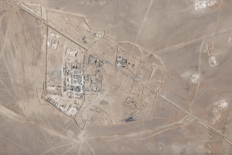 USA opustili strategickú základňu v Sýrii a odovzdali ju Damasku