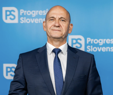 Spišiak háji kajúcnikov, pripomína ich pomoc pri rozklade mafie