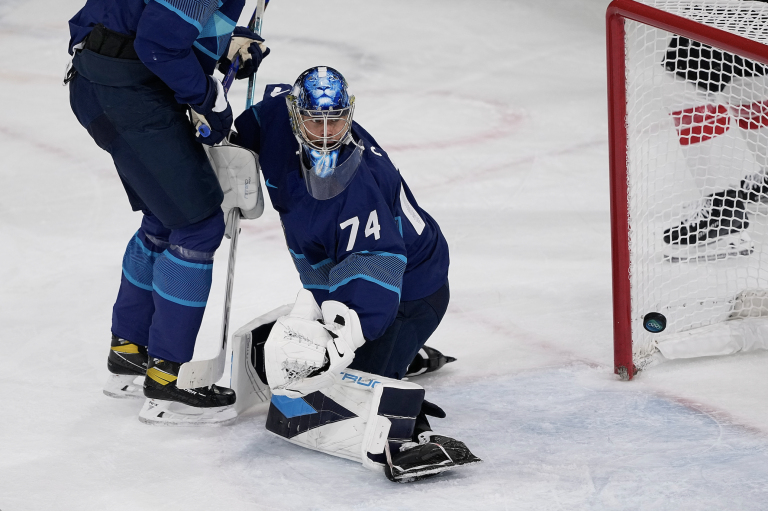 Do semifinále hokeja na ZOH sa prebojovali Fíni, porazili Švajčiarov